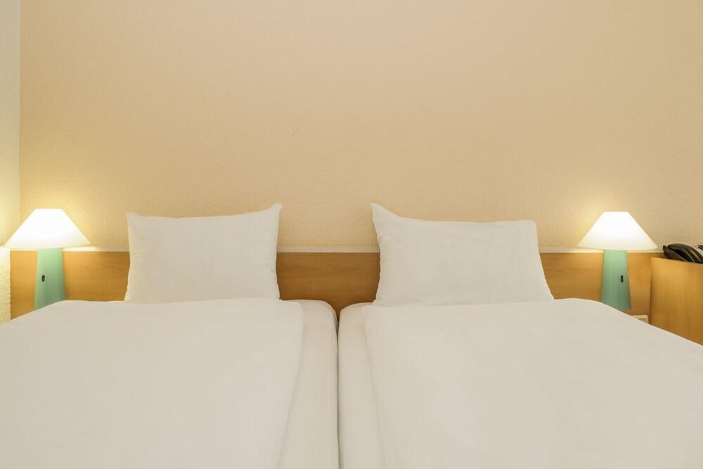 Ibis Madrid Calle Alcala Luaran gambar