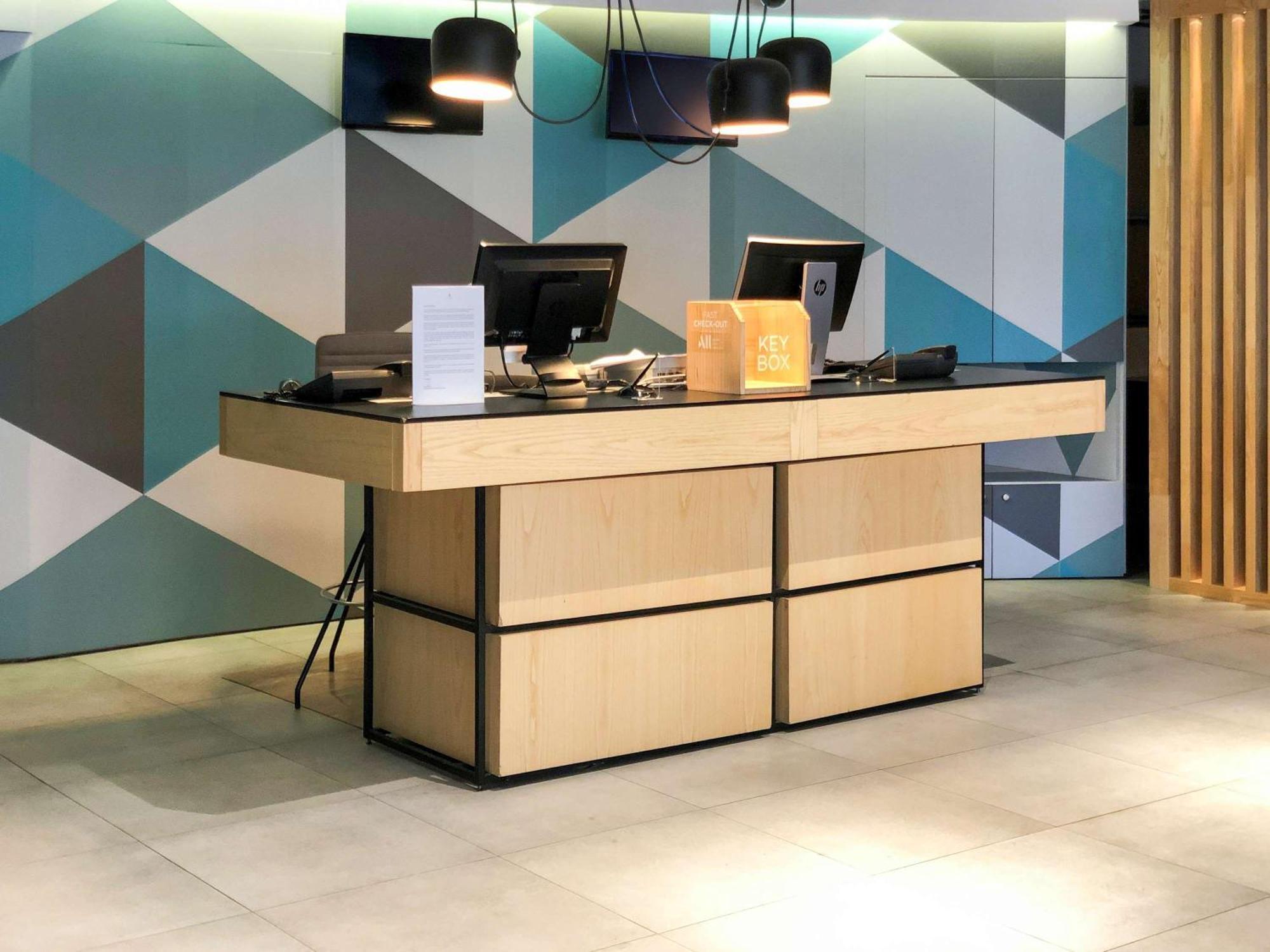 Ibis Madrid Calle Alcala Luaran gambar
